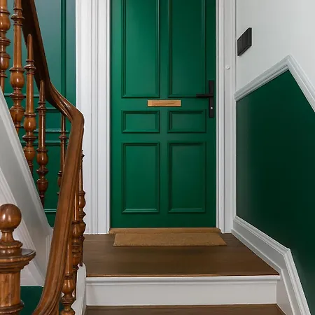 Greenbrook Homes - Blue Lounge Bed & Breakfast